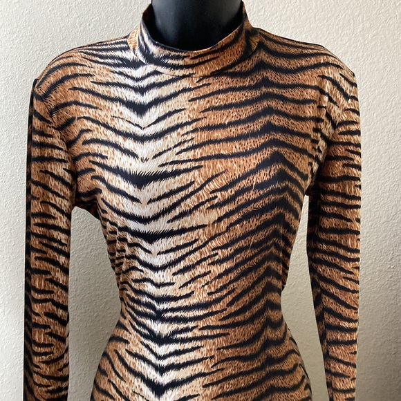 Tiger Print Long Sleeve Midi Dress - Picture 4 of 5
